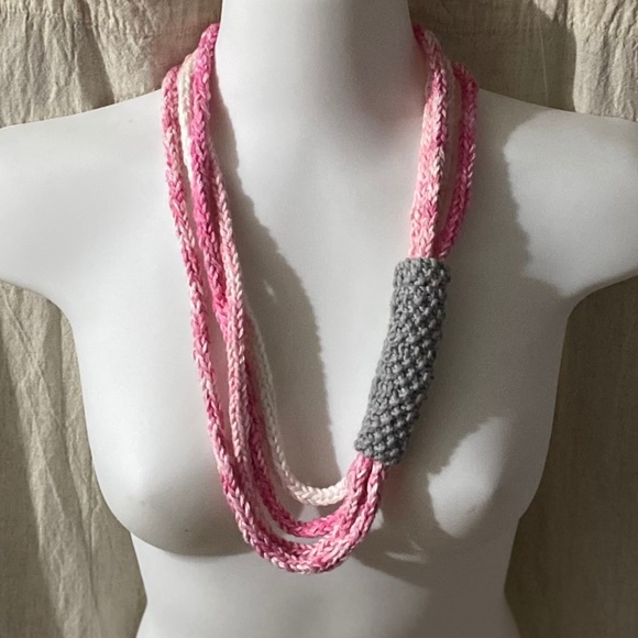 Host Pick 🎉🎊🎈Boho Pink, White & Gray Knitted Rope Necklace - NWT - Picture 8 of 8